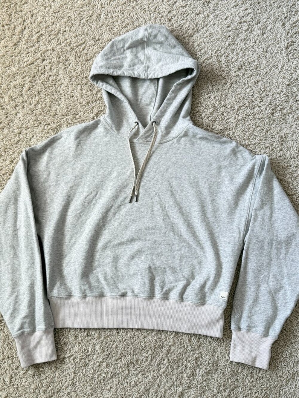 Vuori Laguna Hoodie Cropped Sweatshirt Light Gray Heather Size S